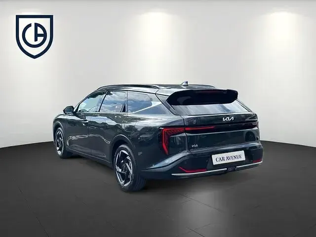 Neu Kia K4 Spirit 150 PS (110 kW) 2026 Grau schwarz Kombi