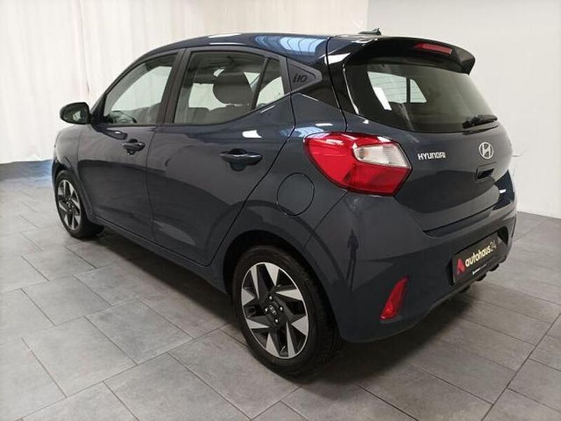 Gebraucht Hyundai i10 Trend 84 PS (61 kW) 2023 Grau Kleinwagen