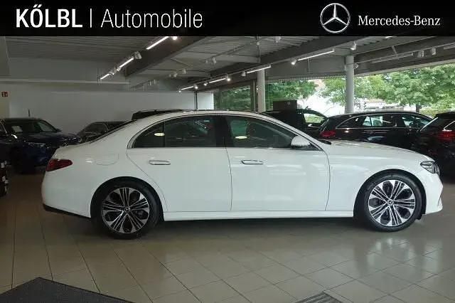 Unilack polarweiß Gebraucht 2024 Mercedes E220 Avantgarde Limousine | 48.880 € (Guter Preis) - Bild 1/4