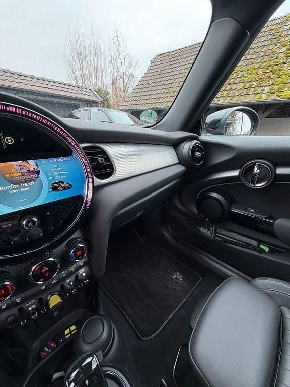 Second-hand Mini Cooper SE 135 kW (184 CP) 2023 Albastru Hatchback