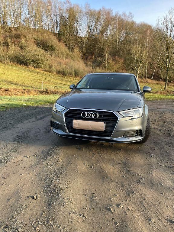 Gebraucht Audi A3 150 PS (110 kW) 2018 Grau Limousine