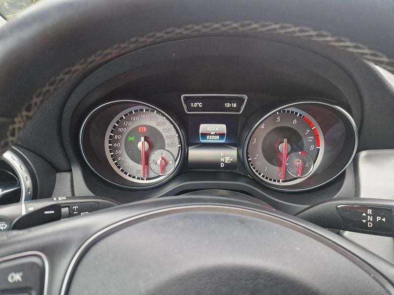 Gebraucht Mercedes GLA200 Urban 156 PS (114 kW) 2016 Weiß SUV