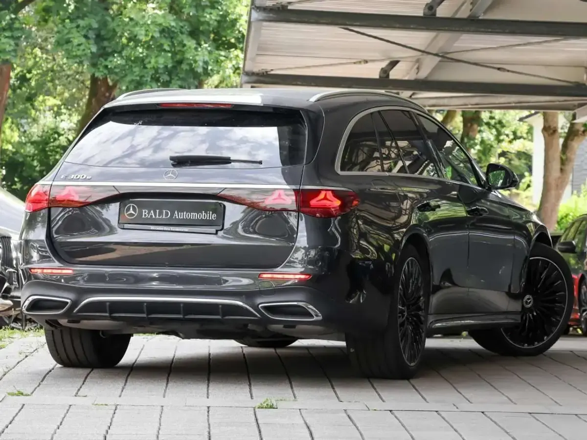 Gebraucht Mercedes E300 AMG 204 PS (150 kW) 2025 Grau metalliclack graphitgrau Kombi