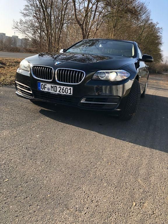 Schwarz Gebraucht 2015 BMW 530 Sport Line Limousine | 15.900 € (Etwas zu teuer) - Bild 1/4