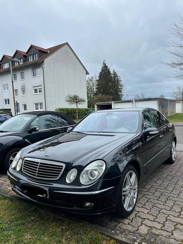 Gebraucht Mercedes E320 204 PS (150 kW) 2005 Schwarz Limousine