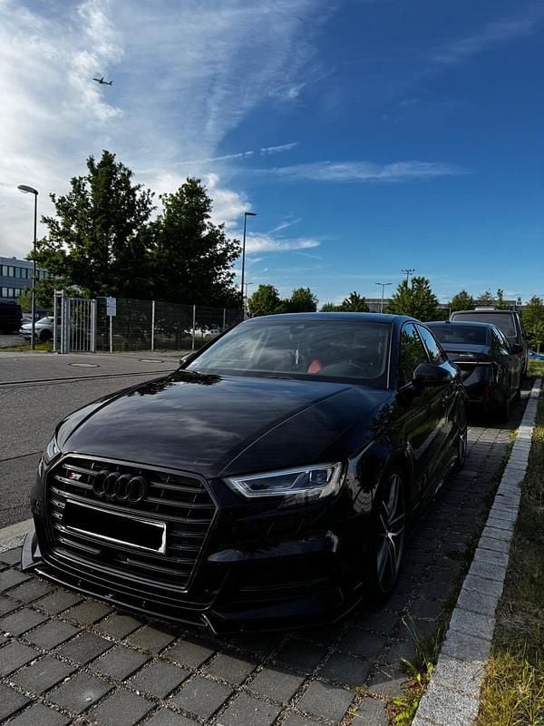 Schwarz Gebraucht 2019 Audi S3 Limousine | 28.900 € (Guter Preis) - Bild 1/3