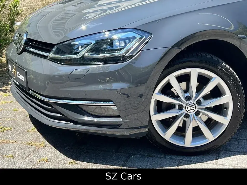 Gebraucht VW Golf VII Highline 150 PS (110 kW) 2020 Grau Limousine