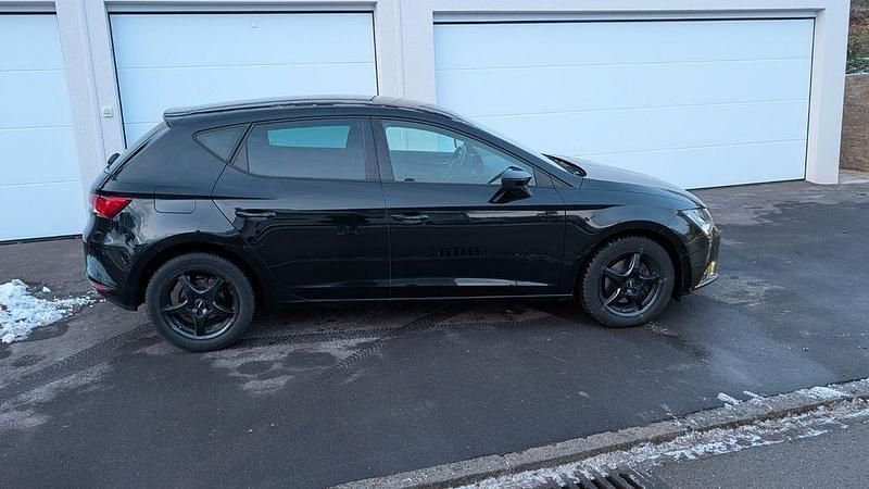 Gebraucht Seat Leon 125 PS (91 kW) 2015 Schwarz Limousine