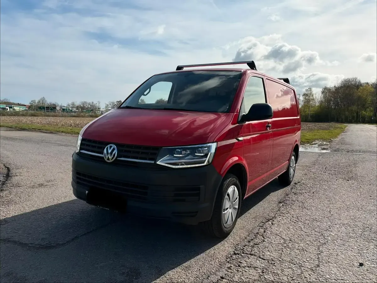 Używany VW Transporter 102 KM (75 kW) 2019 Czerwony Van