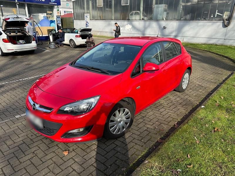 Gebraucht Opel Astra Selection 116 PS (85 kW) 2015 Rot Limousine