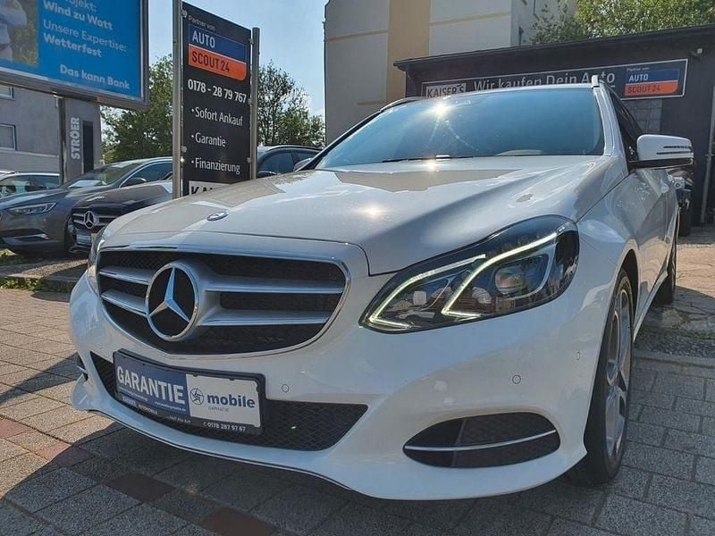 Weiß Gebraucht 2015 Mercedes E220 Avantgarde Limousine | 10.980 € (Guter Preis) - Bild 1/4