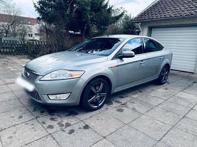Gebraucht Ford Mondeo Titanium 145 PS (106 kW) 2008 Silber Limousine
