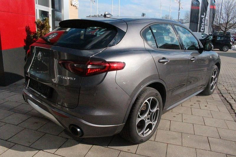 Gebraucht Alfa Romeo Stelvio Ti 209 PS (153 kW) 2022 Grau SUV