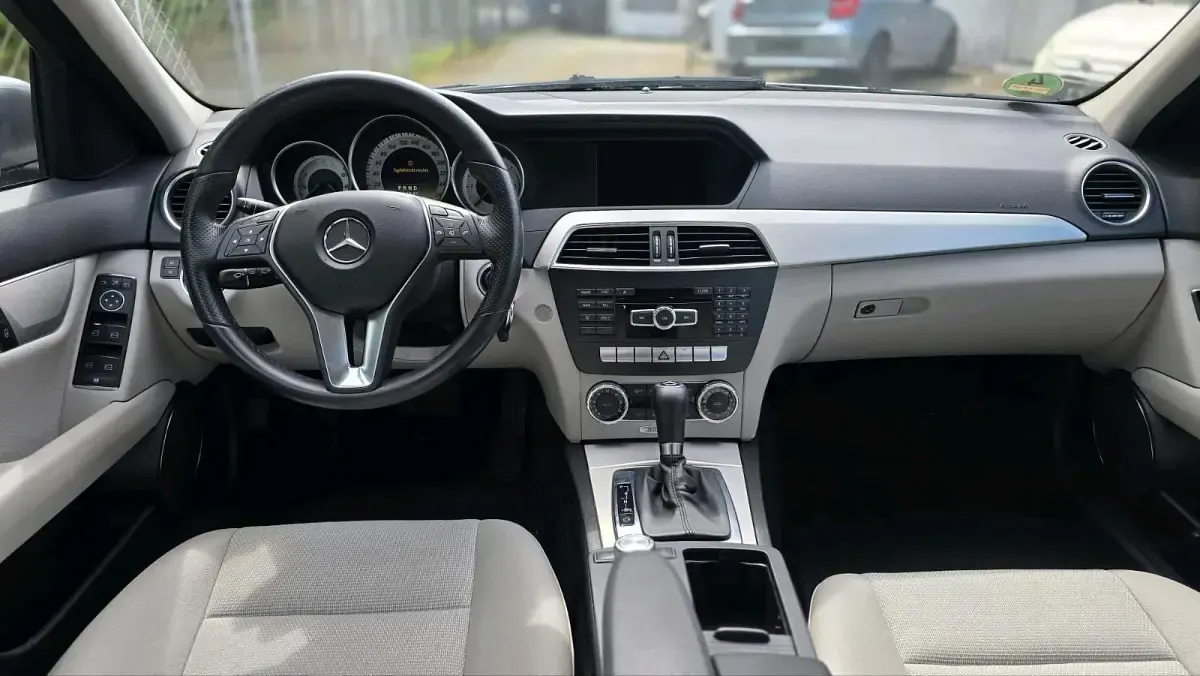 Gebraucht Mercedes C220 170 PS (125 kW) 2011 Grau Kombi