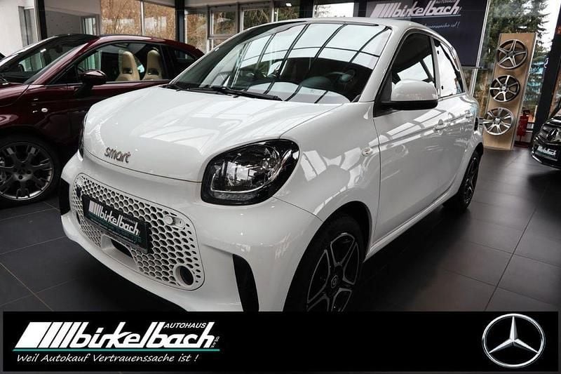 Gebraucht Smart ForFour Electric Drive 60 kW (82 PS) 2020 Weiß Limousine