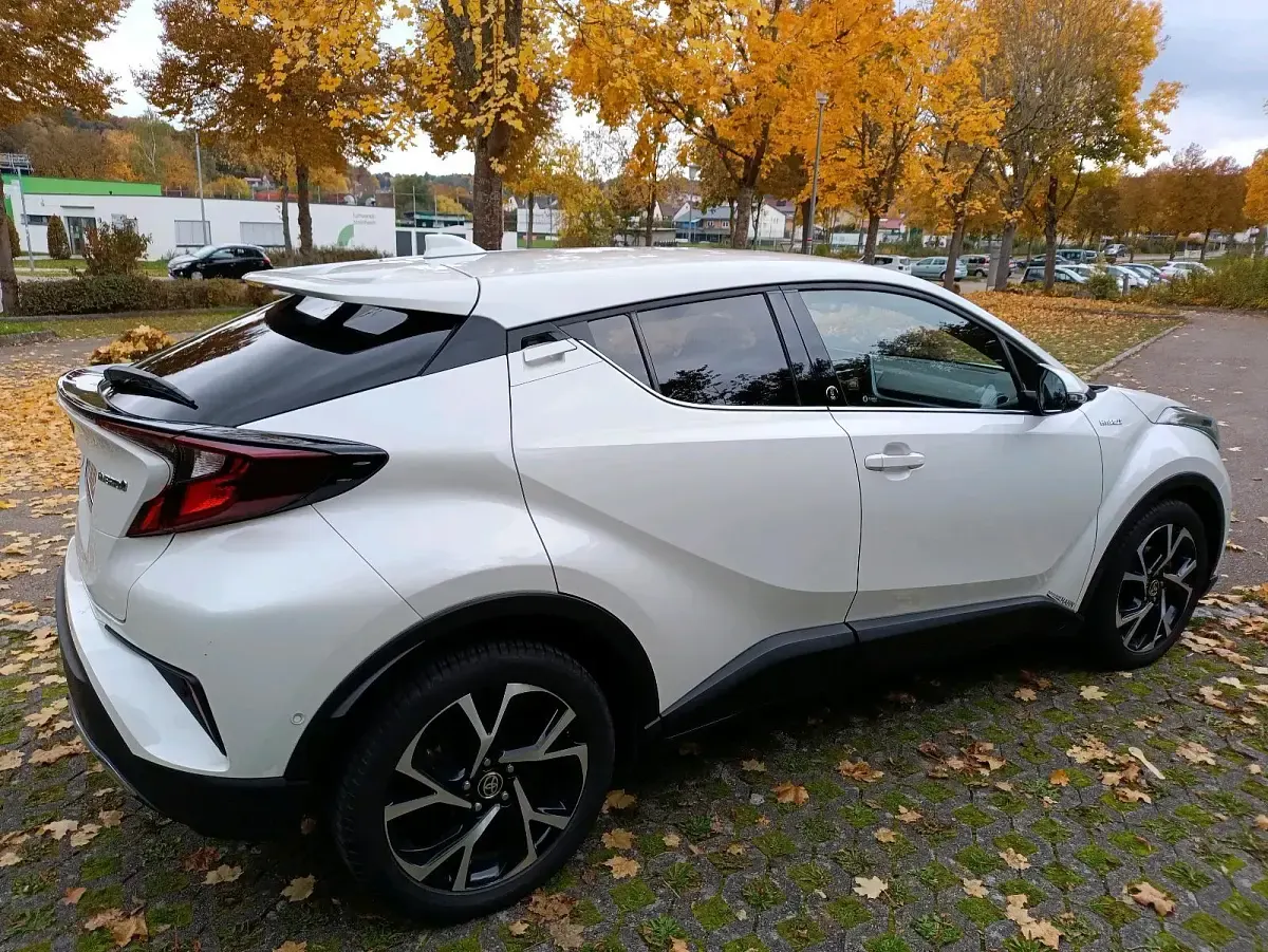 Gebraucht Toyota C-HR 184 PS (135 kW) 2021 Weiß SUV