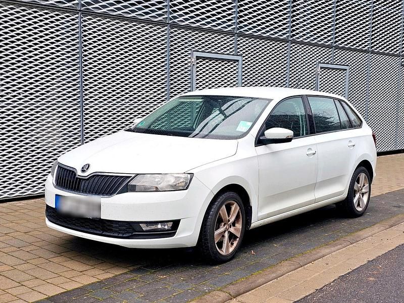 Weiß Gebraucht 2018 Skoda Rapid Limousine | 8.900 € (Fairer Preis) - Bild 1/4