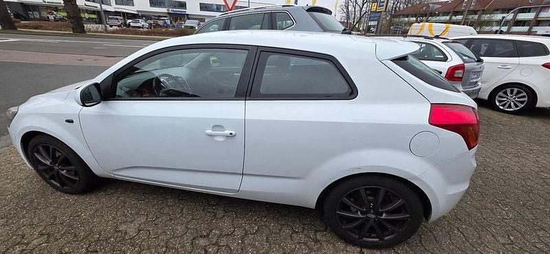 Gebraucht Kia ProCeed Edition 7 116 PS (85 kW) 2012 Weiß Kleinwagen