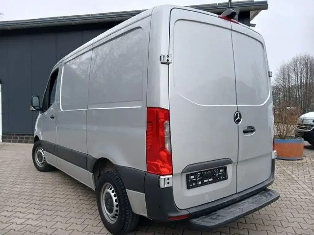 Gebraucht Mercedes Sprinter 143 PS (105 kW) 2020 Iridiumsilber mb (metallic) Van