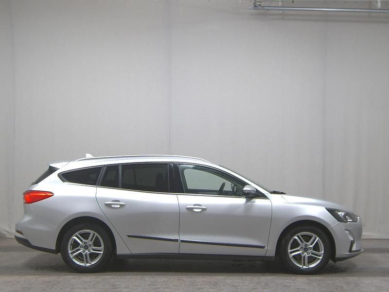 Silber Gebraucht 2019 Ford Focus Cool & Connect Kombi | 9.680 € (Superpreis) - Bild 1/4