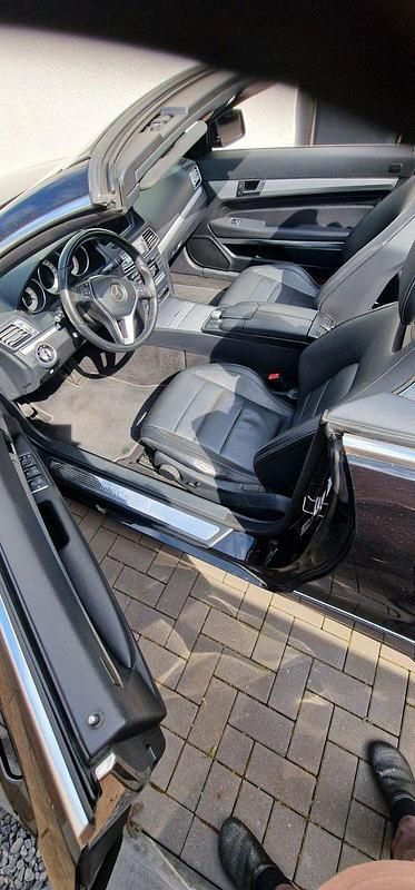 Second-hand Mercedes E200 184 CP (135 kW) 2015 Negru Cabrio
