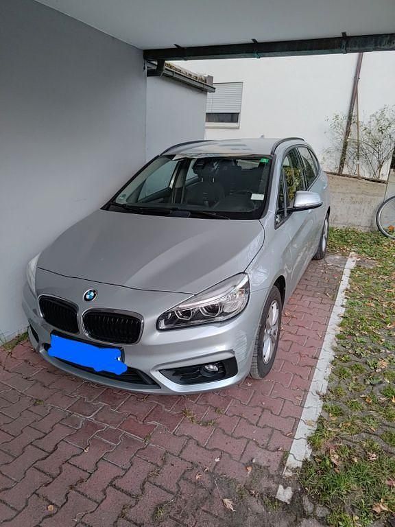 Silber Gebraucht 2015 BMW 218 Active Tourer Advantage Van / Kleinbus | 11.800 € (Guter Preis) - Bild 1/4