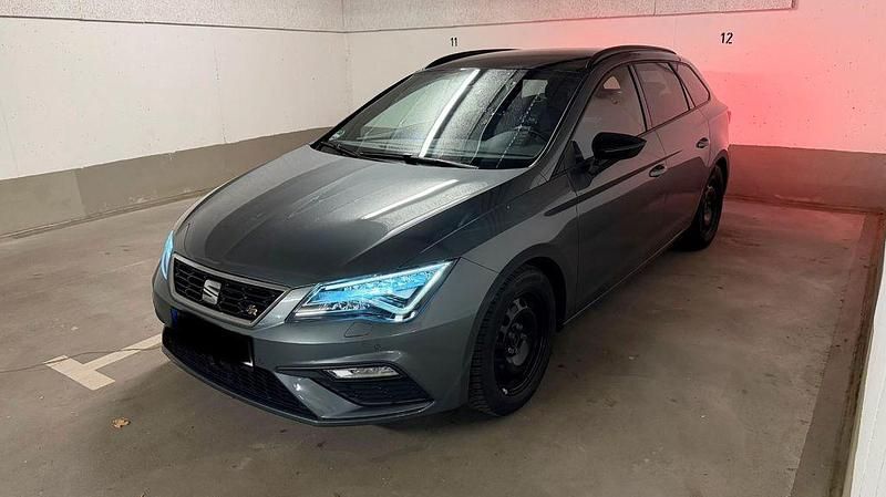 Grau Gebraucht 2017 Seat Leon ST FR Kombi | 17.000 € (Fairer Preis) - Bild 1/4