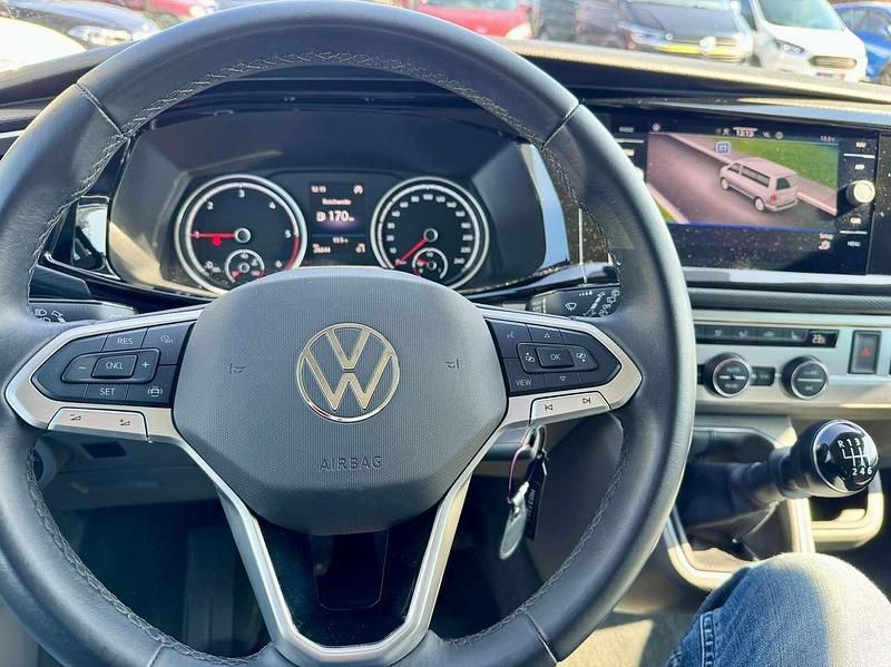 Gebraucht VW California Edition 150 PS (110 kW) 2024 Pure grey Van