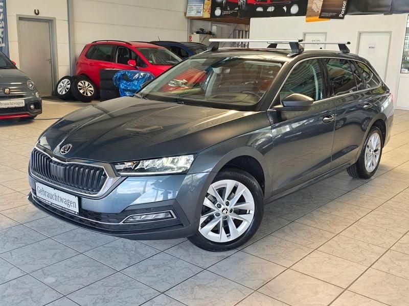 Grau Gebraucht 2021 Skoda Octavia Style Kombi | 19.900 € (Guter Preis) - Bild 1/4