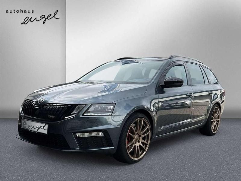 Quartz grey metallic Gebraucht 2020 Skoda Octavia RS Kombi | 26.839 € (Fairer Preis) - Bild 1/3