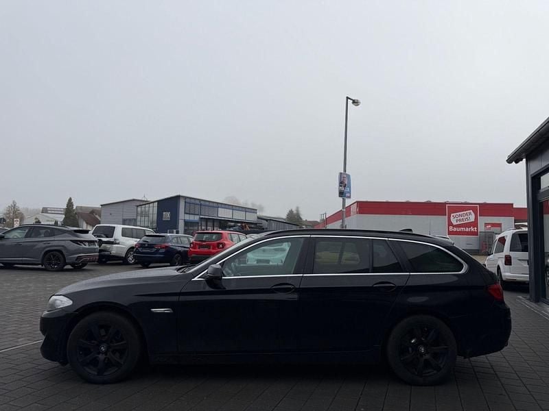Gebraucht BMW 520 184 PS (135 kW) 2012 Schwarz Kombi