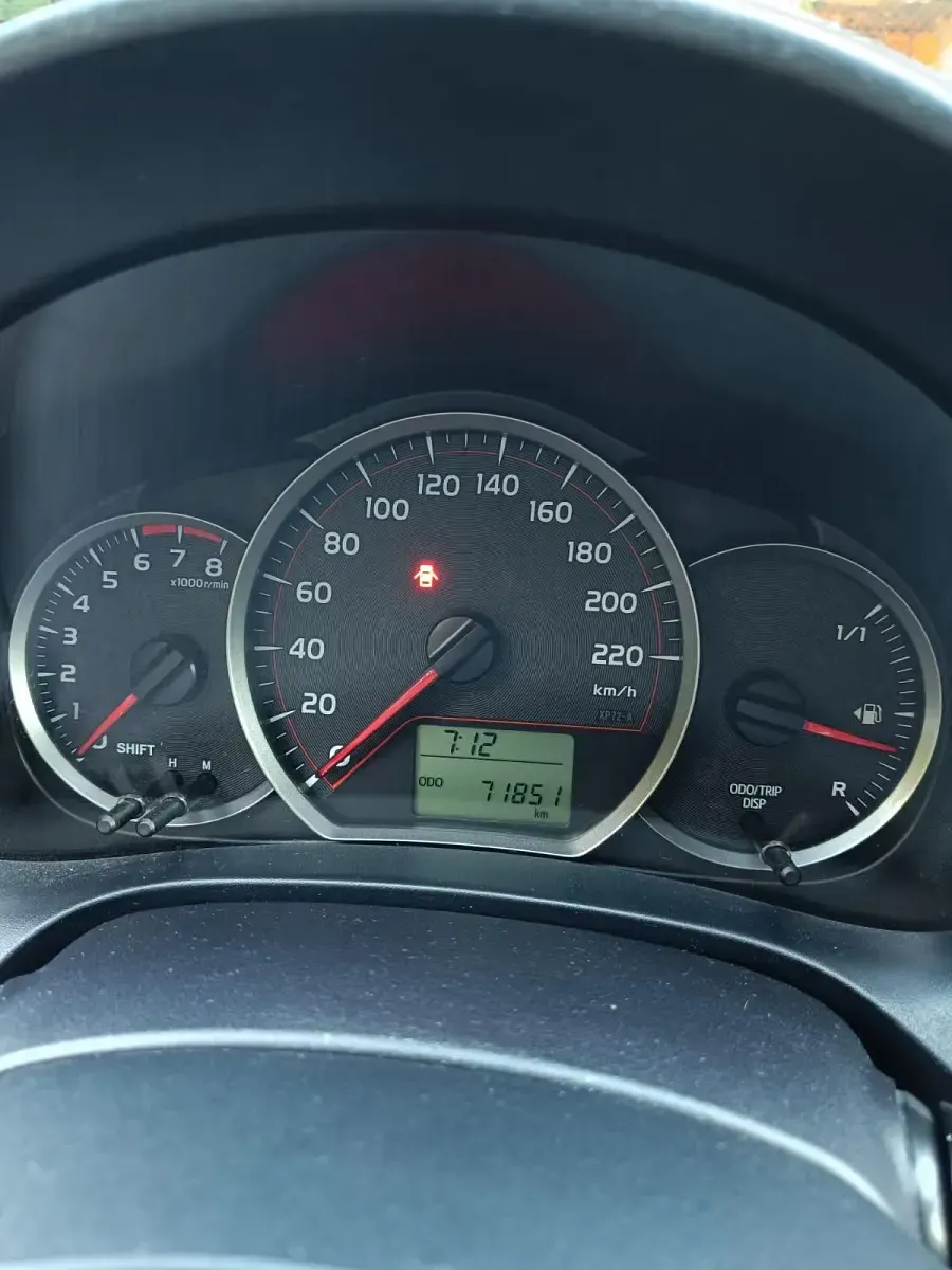 Gebraucht Toyota Yaris Edition 99 PS (72 kW) 2014 Rot Kleinwagen