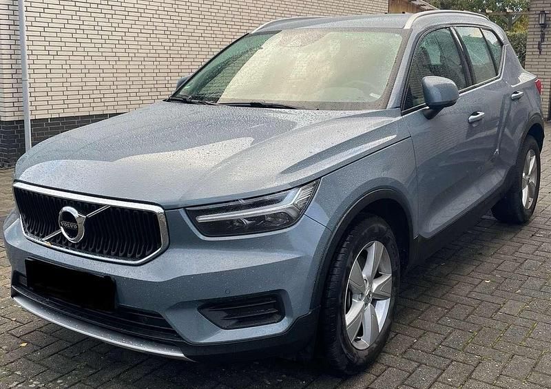 Grau Gebraucht 2019 Volvo XC40 Momentum SUV | 23.250 € (Superpreis) - Bild 1/4
