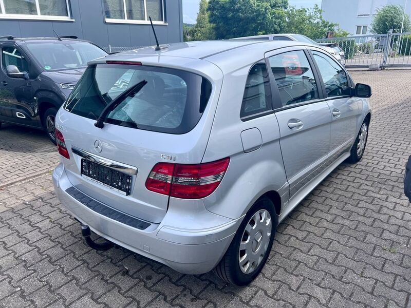 Gebraucht Mercedes B180 109 PS (80 kW) 2008 Silber Van / Kleinbus