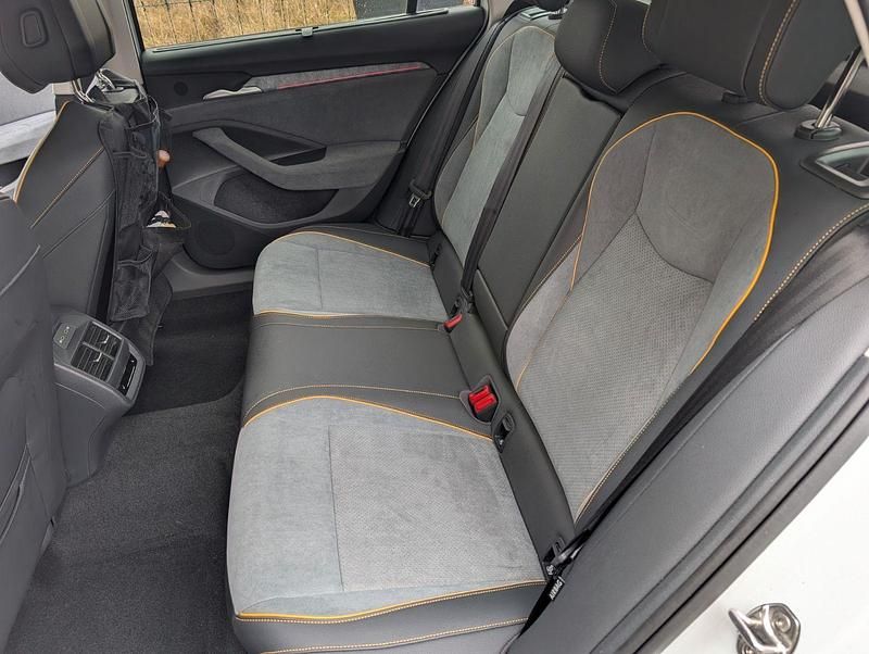 Gebraucht Skoda Superb Selection 150 PS (110 kW) 2024 Weiß Kombi