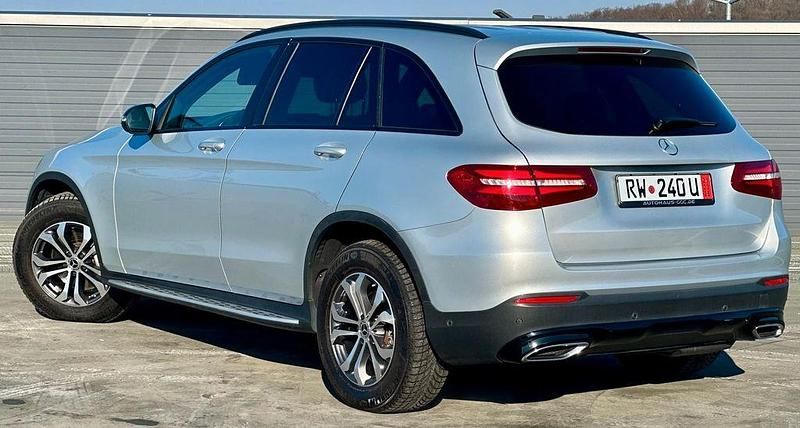 Silber Gebraucht 2017 Mercedes GLC220 SUV | 24.990 € (Guter Preis) - Bild 1/4