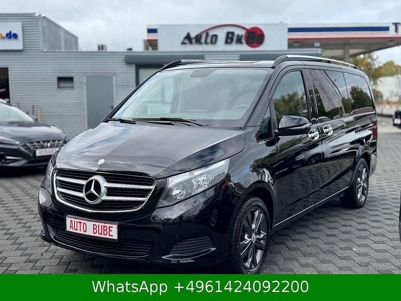 Schwarz Gebraucht 2017 Mercedes V250 Van / Kleinbus | 34.900 € (Fairer Preis) - Bild 1/4