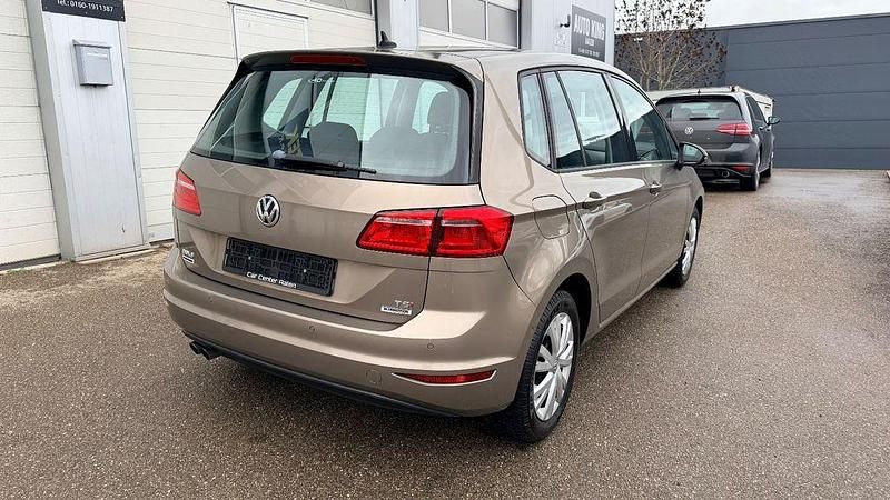 Gebraucht VW Golf VII Comfortline 125 PS (91 kW) 2014 Gold Limousine