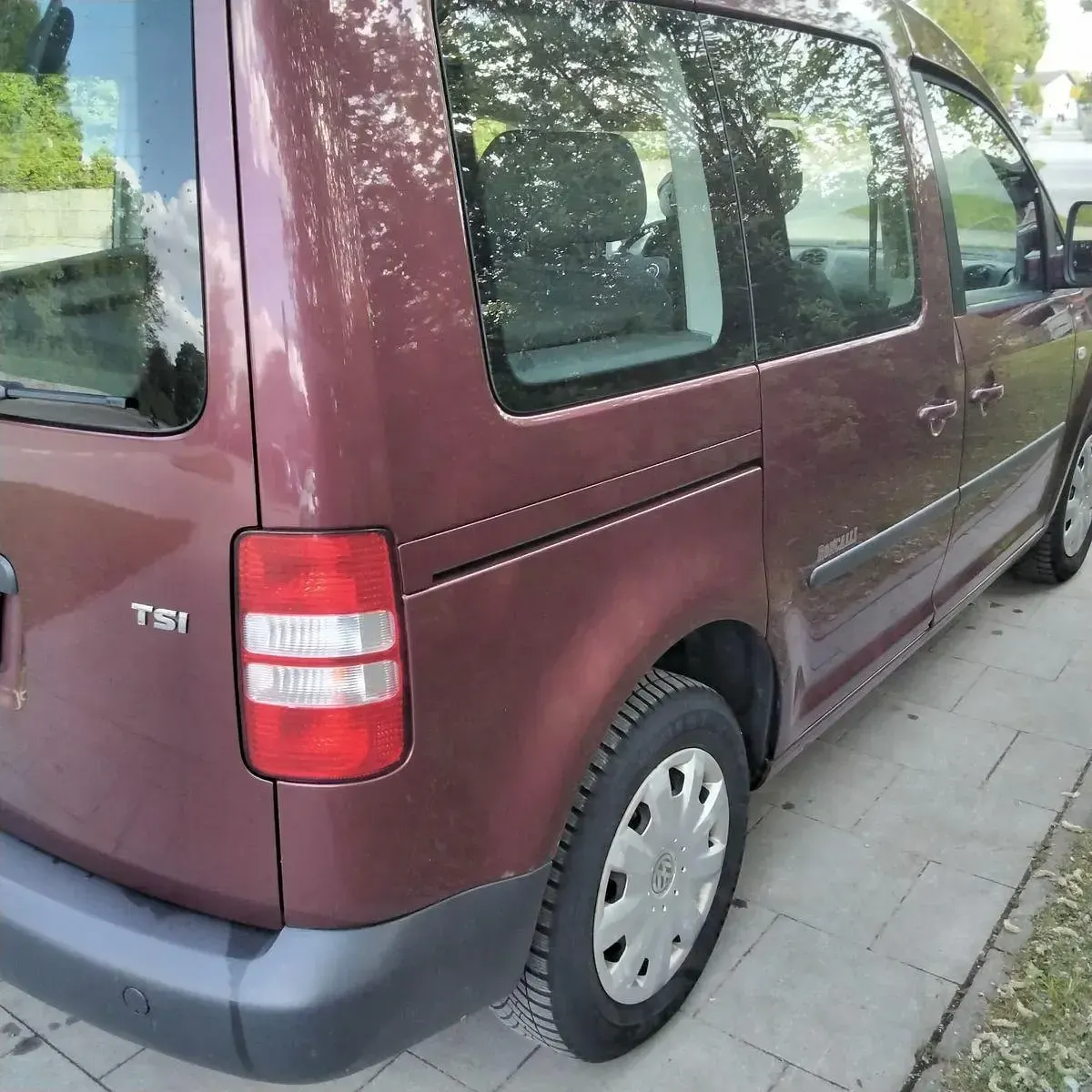 Gebraucht VW Caddy Trendline 86 PS (63 kW) 2011 Rot Van / Kleinbus