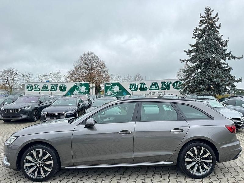 Gebraucht Audi A4 S-Line 136 PS (100 kW) 2022 Grau Limousine