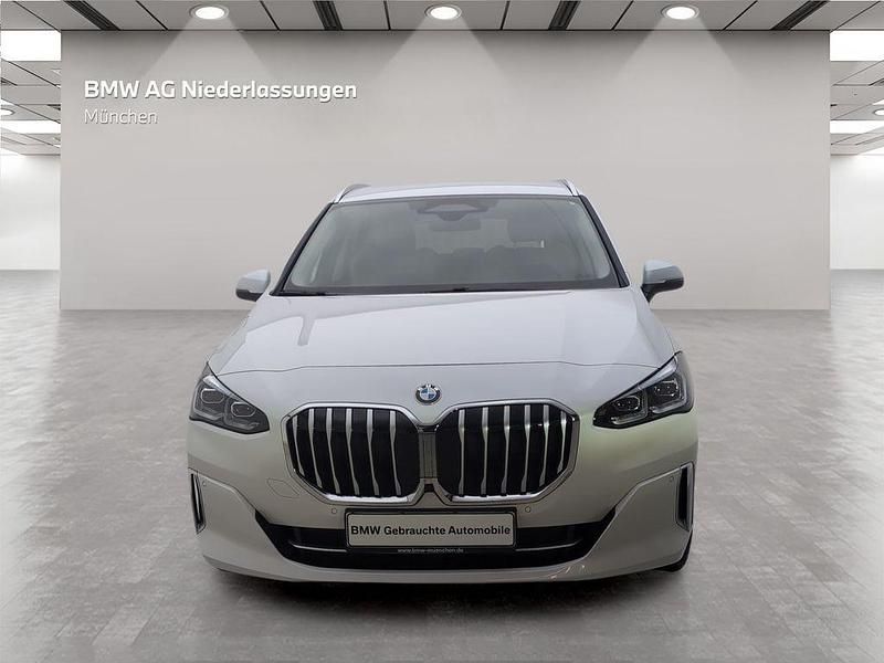 Gebraucht BMW 223 Active Tourer Luxury Line 204 PS (150 kW) 2022 Weiß Van / Kleinbus