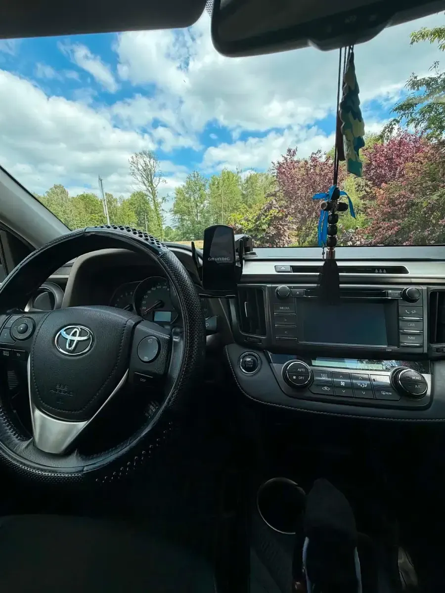 Gebraucht Toyota RAV4 150 PS (110 kW) 2015 Grau SUV