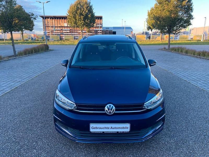 Blau Gebraucht 2019 VW Touran Highline Van / Kleinbus | 14.350 € (Superpreis) - Bild 1/4