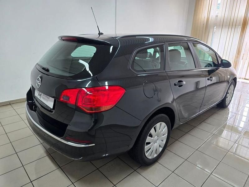 Gebraucht Opel Astra 116 PS (85 kW) 2014 Schwarz Kombi