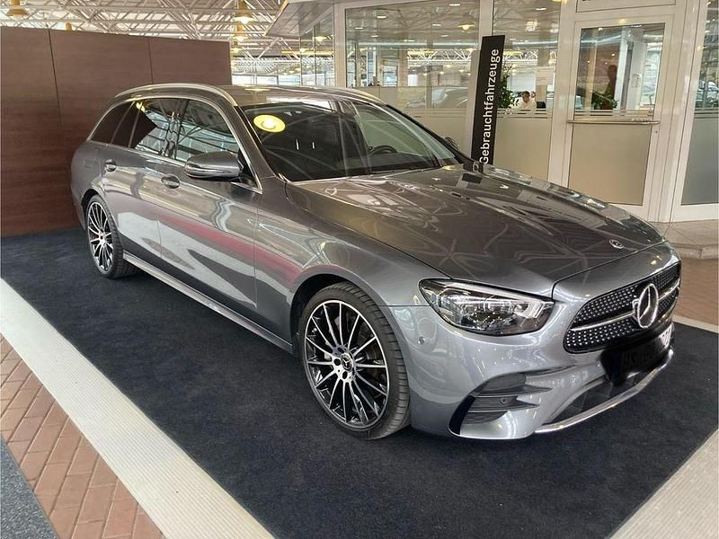 Grau Gebraucht 2020 Mercedes E450 AMG Kombi | 46.595 € (Etwas zu teuer) - Bild 1/4