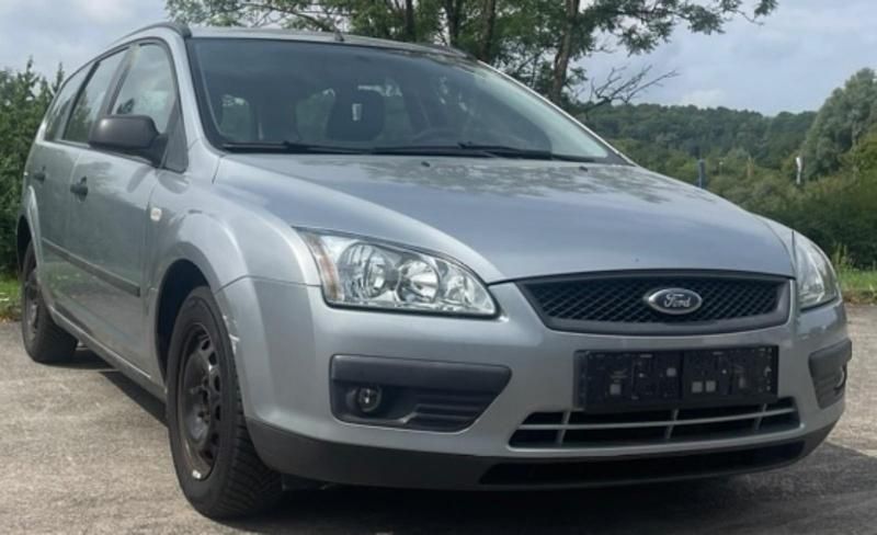 Silber Gebraucht 2005 Ford Focus Kombi | 1.400 € (Guter Preis) - Bild 1/3