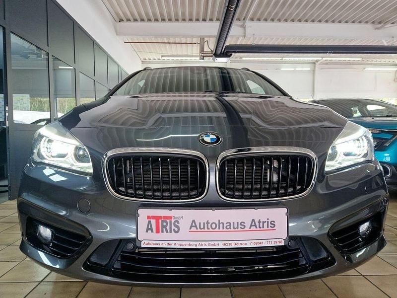 Grau Gebraucht 2017 BMW 218 Gran Tourer Sport Line Van / Kleinbus | 15.850 € (Superpreis) - Bild 1/4