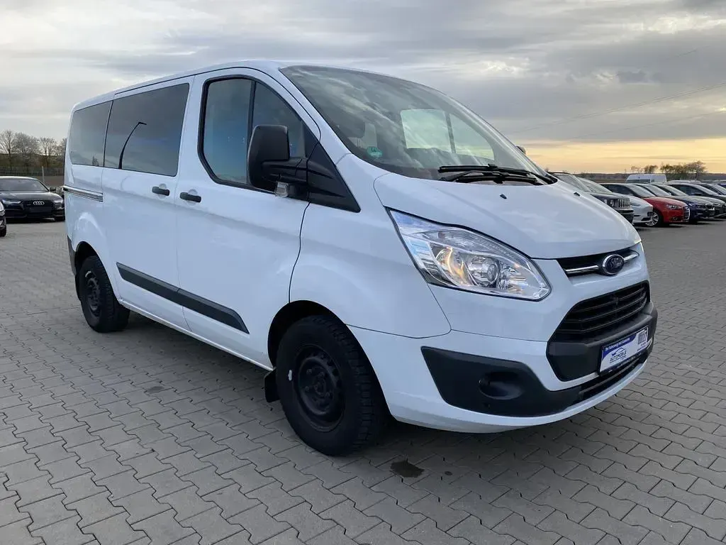 Gebraucht Ford Tourneo Custom Trend 131 PS (96 kW) 2017 Weiß Van