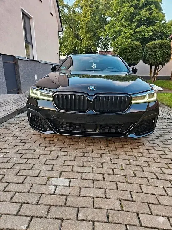 Gebraucht BMW 530 M Sport 286 PS (210 kW) 2021 Schwarz Kombi