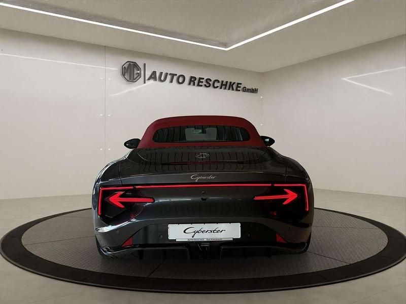 Gebraucht MG Cyberster 375 kW (510 PS) 2025 Andes grey Cabrio
